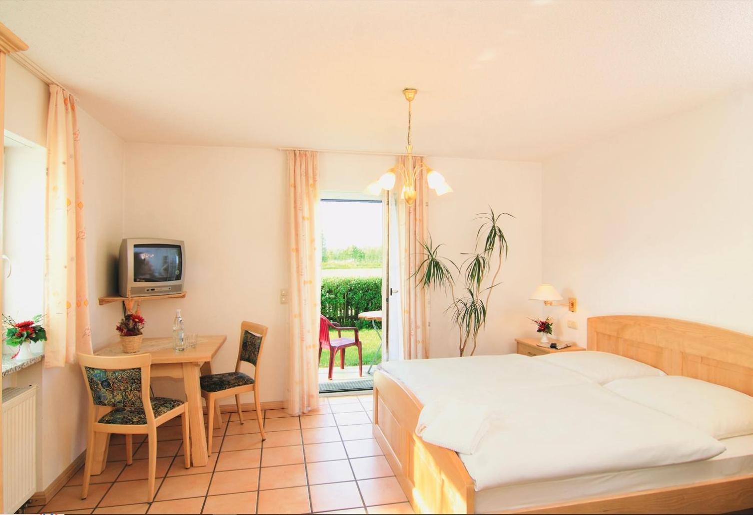 Landgasthof Hotel Zwickl เดกเกนดอร์ฟ ภายนอก รูปภาพ